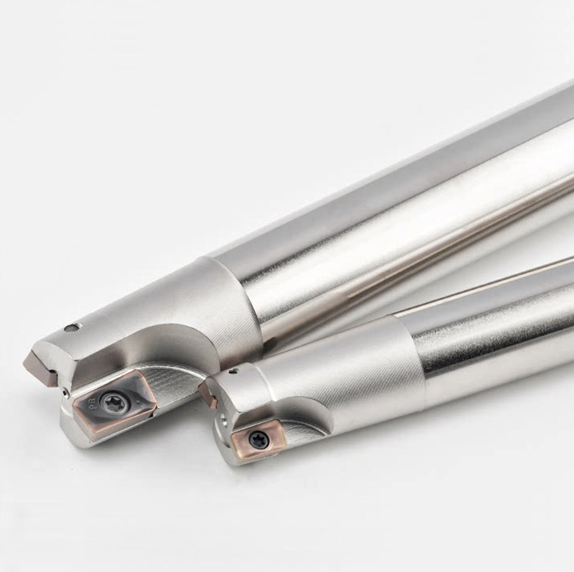 Le corps de l'outil est méticuleusement fabriqué à partir d'acier allié 42CrMo de première qualité, supprimant efficacement les vibrations du porte-outil pendant l'usinage afin de protéger la machine-outil, de réduire l'usure des plaquettes, de diminuer les coûts de traitement et d'améliorer l'efficacité.