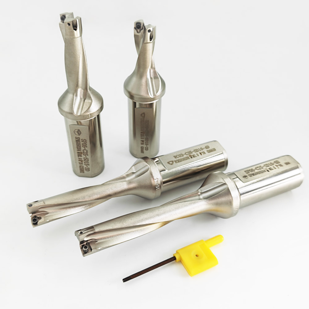 Bohrer mit Hartmetalleinsatz