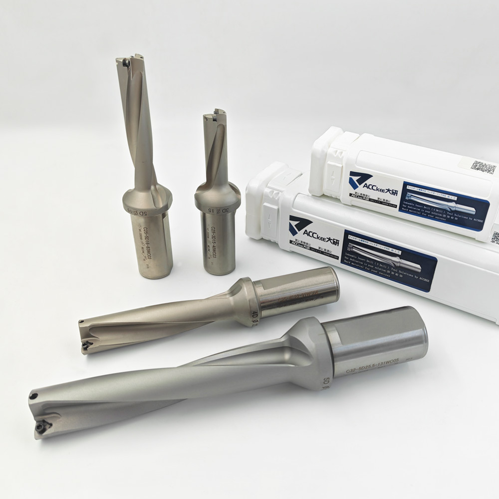 Bohrer mit Hartmetalleinsatz