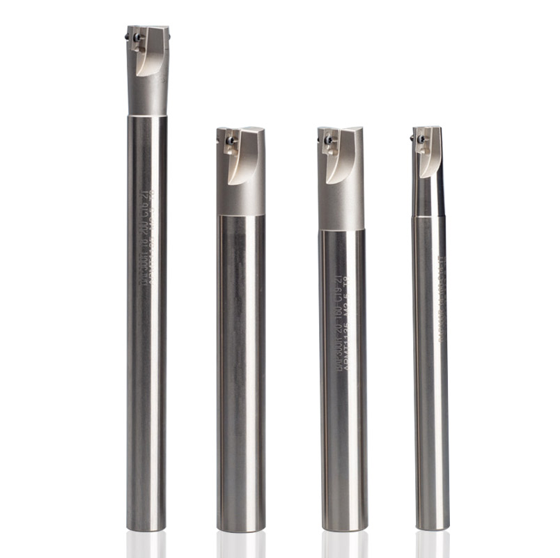 L'insert se monte parfaitement sans jeu, sa base s'ajuste parfaitement contre l'arbre, minimisant ainsi la résonance pendant l'usinage et empêchant l'usure de l'insert due aux vibrations.